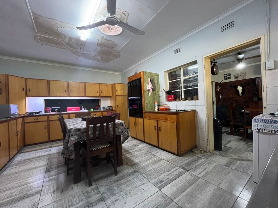 5 Bedroom Property for Sale in Protea Park North West